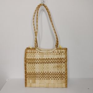 Basket Weave Purse Beige Beach Handbag Double Handles Shell Toggles